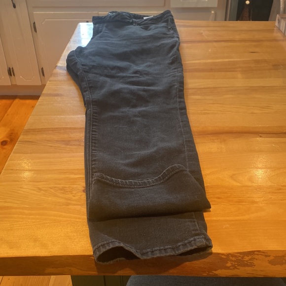 Old navy black jeans - Picture 2 of 3